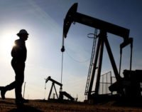 Нефть потеряла за день более 20% стоимости