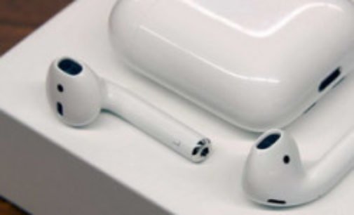 Новые AirPods представят не раньше следующего года