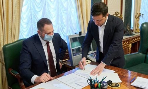 Зеленский напомнил о необходимости носить маски