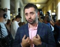 Украине не стоит реагировать на события в Беларуси, – Арахамия