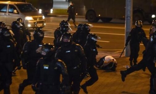 В Беларуси продолжаются протесты: на баррикадах уже гибнут люди