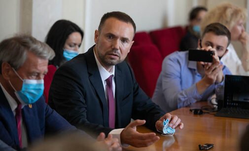 Глава Минобразования требует вернуть детей на дистанционное обучение