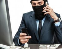 Предлагают инвестировать в акции. Как псевдоброкеры крадут деньги у украинцев