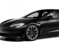 Електрокари Tesla тепер випускаються у стильному чорному кольорі