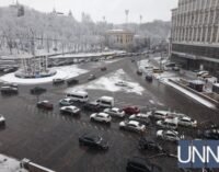 На фоне непогоды в Киеве осложнения движения транспорта: где пробки