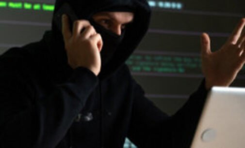 Телефонный разговор с «сотрудником банка» стоил мужчине 100 тыcяч гривeн