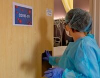 В Киеве за сутки от COVID-19 умерло 26 человек, заболело более 830