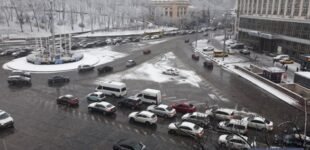 На нескольких мостах в Киеве образовались пробки