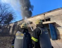 Враг снова обстрелял Киев: в Оболонском районе загорелся грузовик и два здания