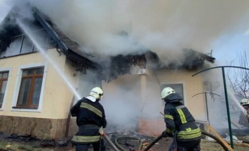 В Киеве на Оболони вражеский снаряд попал в частный дом