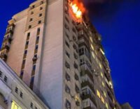Два этажа многоэтажки в Киеве уничтожены в результате вражеской атаки: есть погибшие и раненые