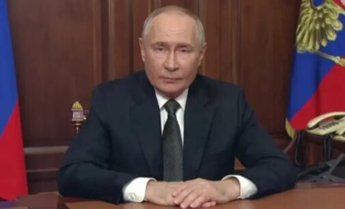Путин во время обращения ни разу не пошевелил руками: что это значит (видео)