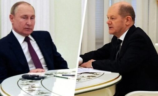Олаф Шольц намерен продолжать контакт с Путиным