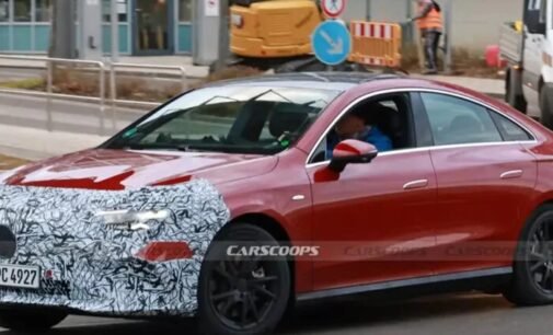 Новый электрокар Mercedes с запасом хода 750 км был замечен на дорогах до презентации (фото)