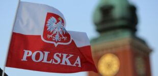 Дело не в деньгах: названа главная причина, почему украинцы уезжают из Польши