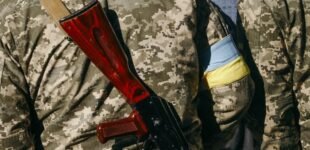 Кто должен спасать жизнь солдата на фронте?