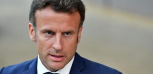 Макрон заявил о критически важном периоде для Украины